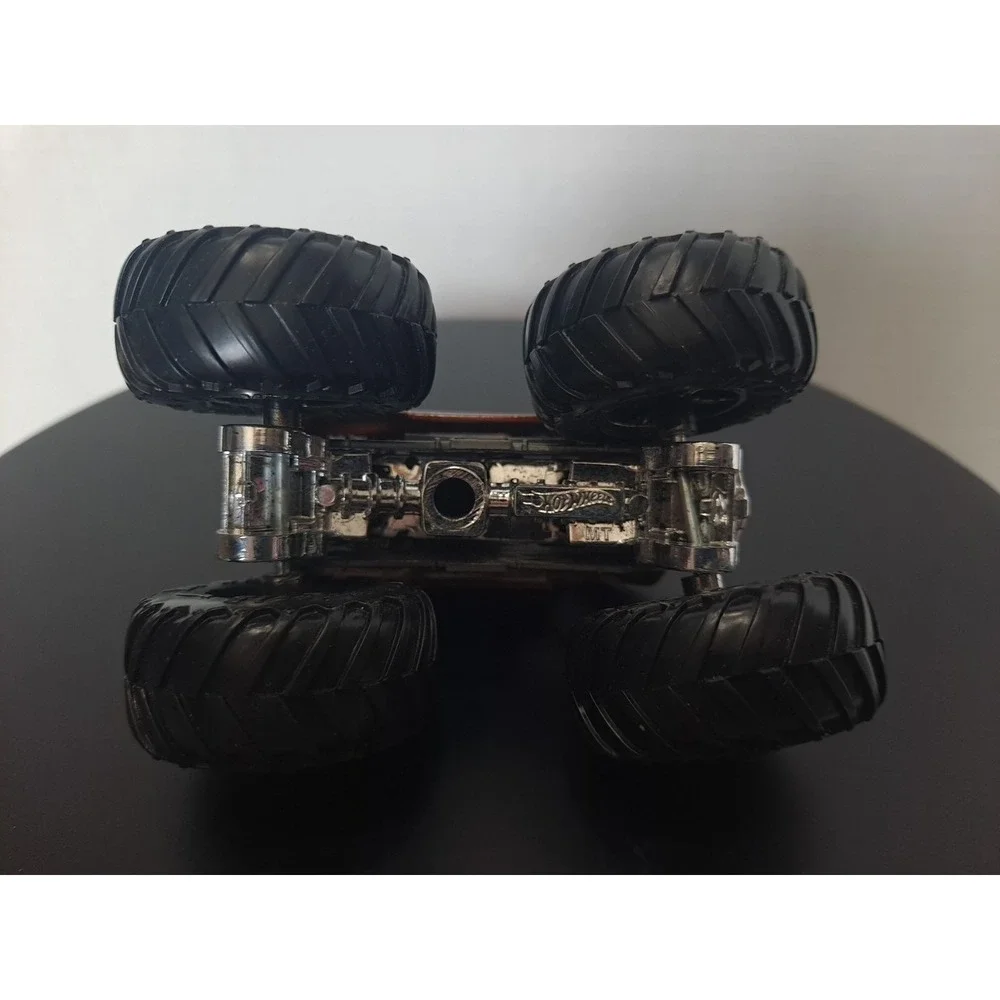 Hot Wheels Monster Truck Camaro Orange 1:64